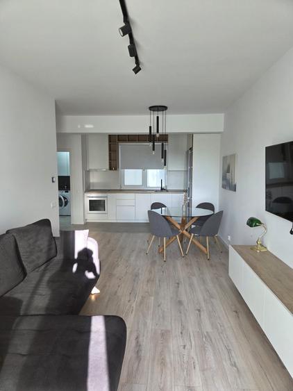 Apartament cu 2 camere semidecomandat, mobilat în Bucureștii Noi