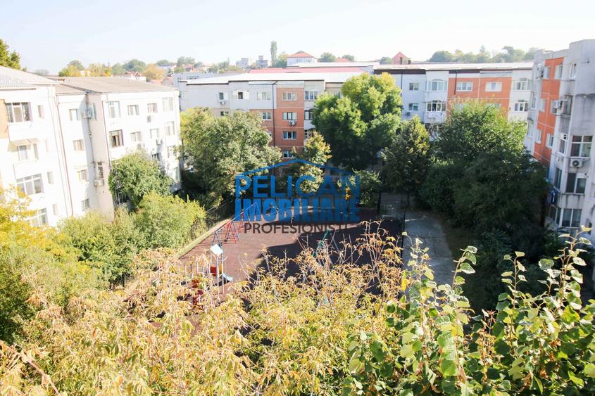 Apartament cu 3 camere decomandat, mobilat în E3