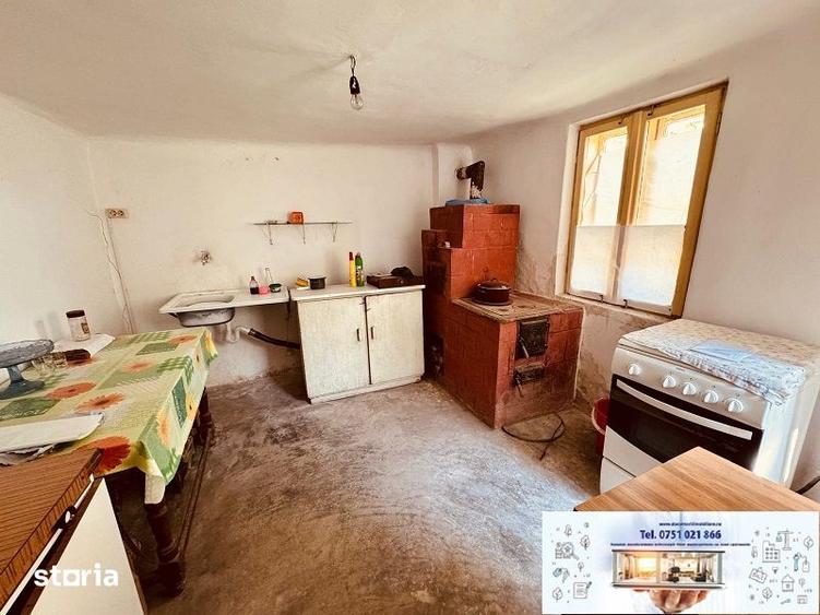 Casă cu 2 camere cu Teren 990 Mp în Central