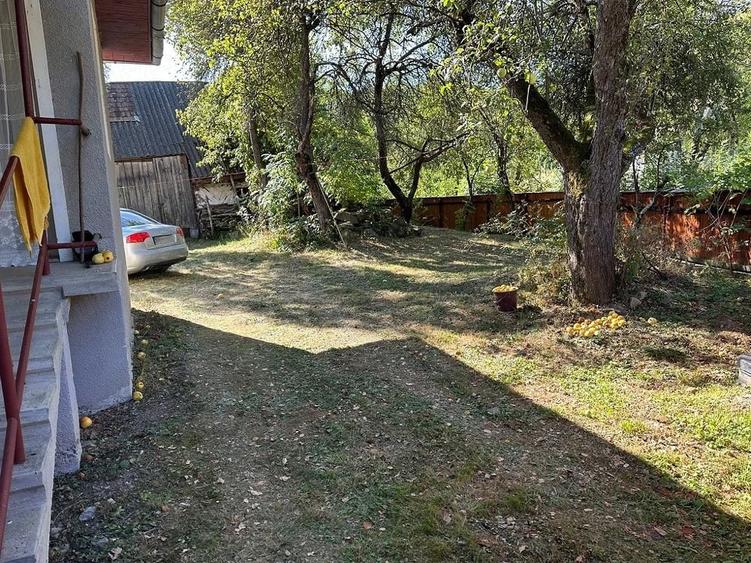 Casă cu Teren 850 Mp în Ocna de Jos