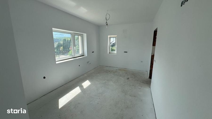 Casă cu 4 camere în Sadu