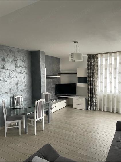 Apartament cu 3 camere decomandat în Nufărul