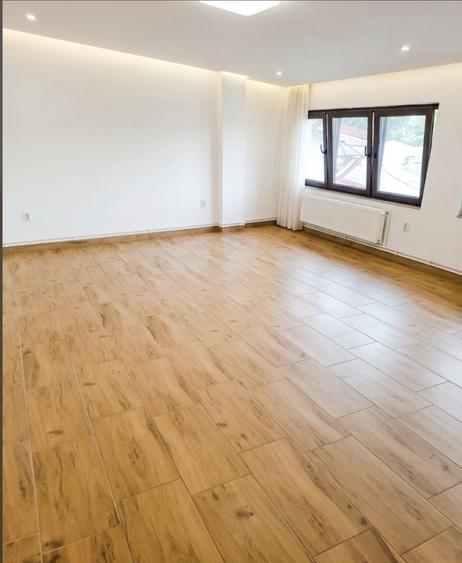 Casă cu 4 camere cu Teren 400 Mp în Exterior Vest