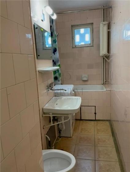 Apartament cu 2 camere semidecomandat, mobilat în Take Ionescu