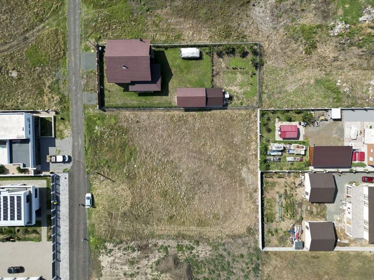 Teren Construcții intravilan de 1000 mp, în Nord