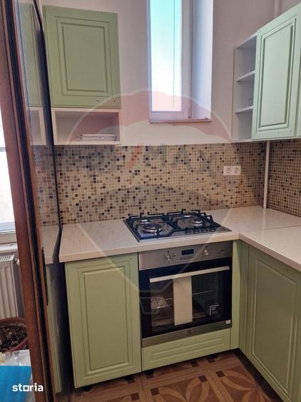 Apartament cu 4 camere, mobilat în Central