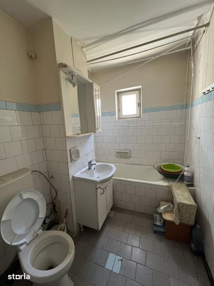 Apartament cu 2 camere decomandat în Rovine
