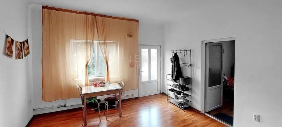 Casă cu 3 camere cu Teren 1000 Mp în Central