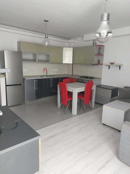 Apartament cu 2 camere semidecomandat în Florești
