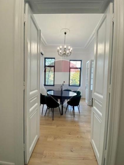 Apartament cu 3 camere decomandat, mobilat în Ultracentral