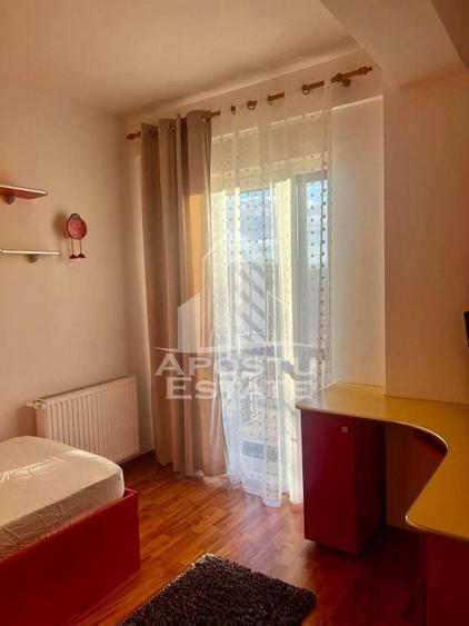 Apartament cu 4 camere decomandat în Aradului