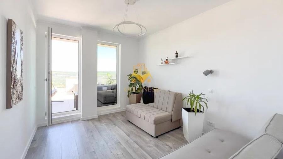 Apartament cu 3 camere semidecomandat în Central
