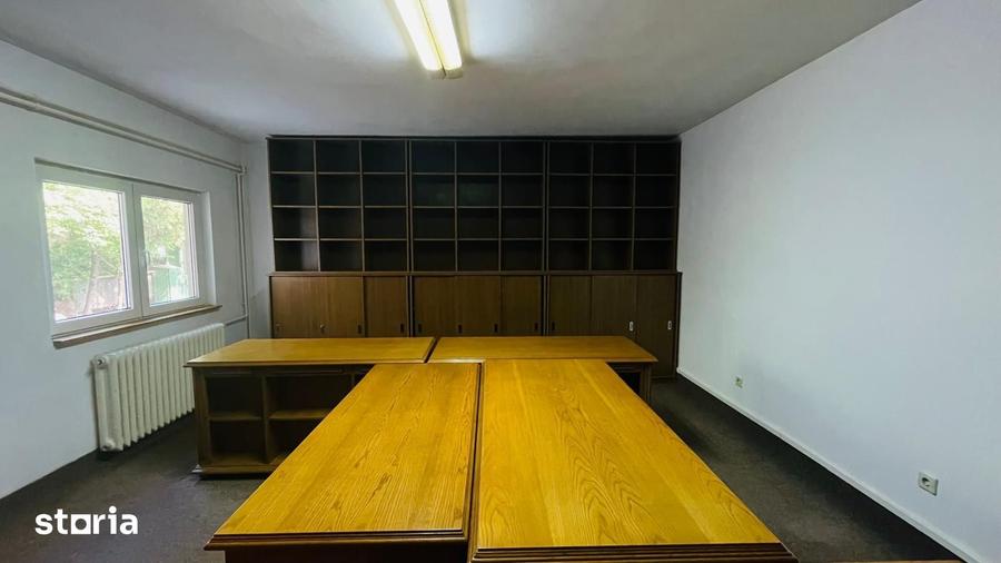 Casă cu 8 camere cu Teren 500 Mp în Bucureștii Noi