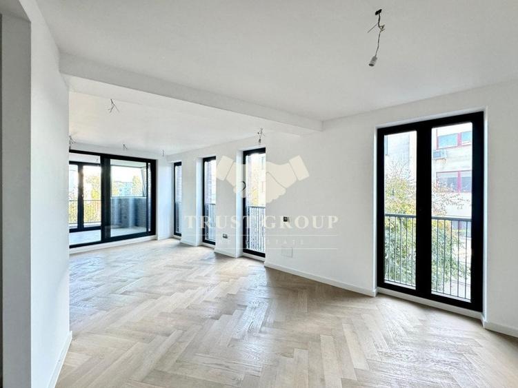 Apartament cu 4 camere decomandat în Dorobanți