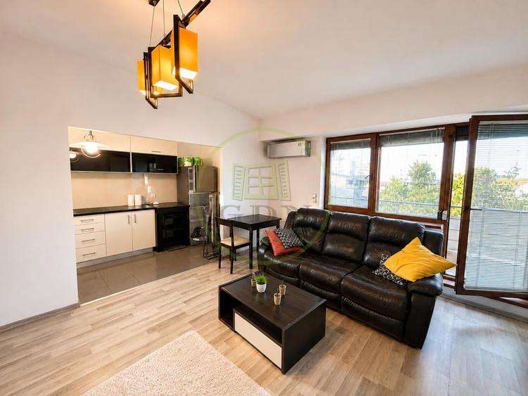 Apartament cu 2 camere semidecomandat, mobilat în 1 Mai