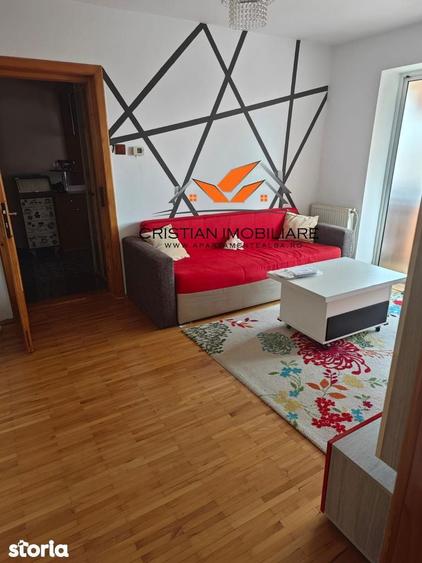 Apartament cu 2 camere semidecomandat în Cetate