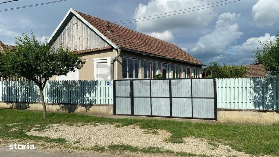 Casă cu 4 camere în Bicaci