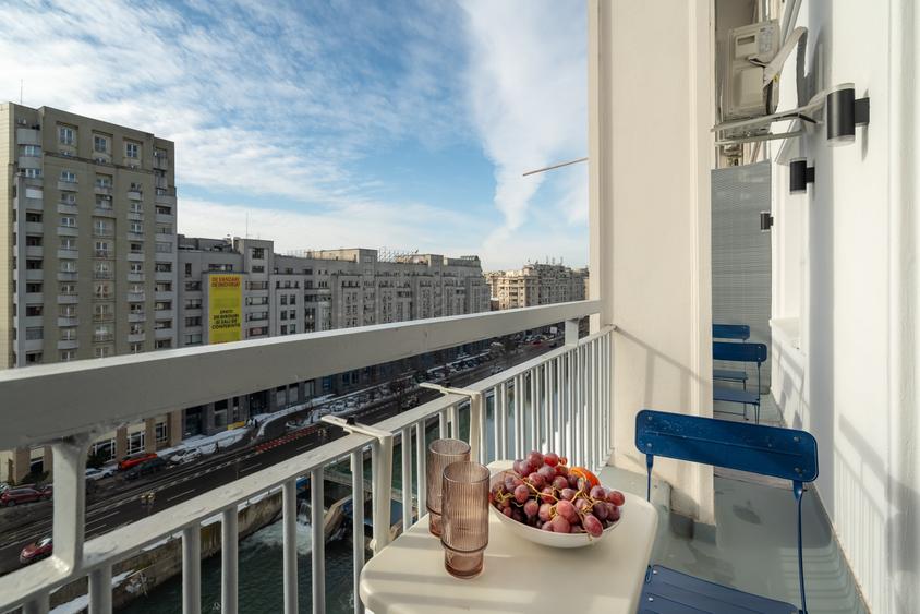 Apartament cu 3 camere semidecomandat în Calea Victoriei