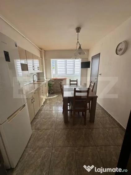 Apartament cu 3 camere decomandat în Central