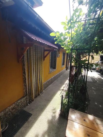 Casă individuală cu 3 camere cu Canalizare în Dobroești