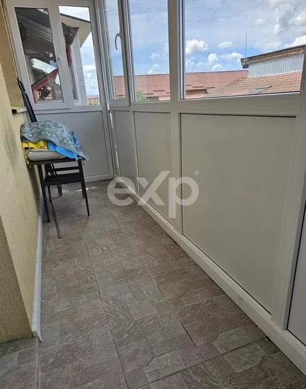 Apartament cu 3 camere semidecomandat, mobilat în Florești