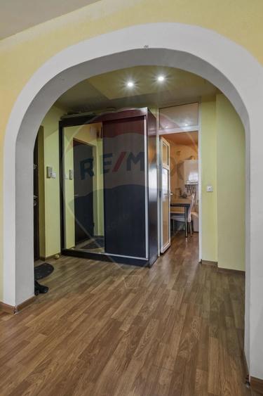 Apartament cu 4 camere decomandat în Sebastian