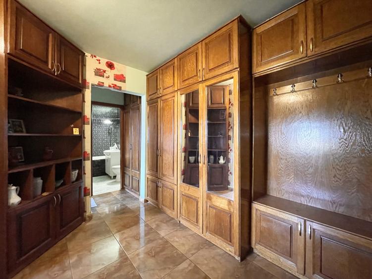 Apartament cu 2 camere decomandat, mobilat în Girocului