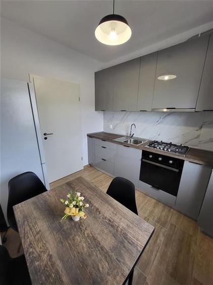 Apartament cu 2 camere nedecomandat, mobilat în Sânpetru