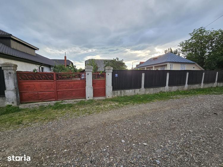 Casă cu 3 camere cu Teren 1330 Mp în Păunești