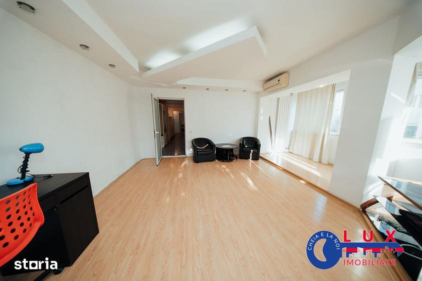 Apartament cu 3 camere decomandat în Babadag
