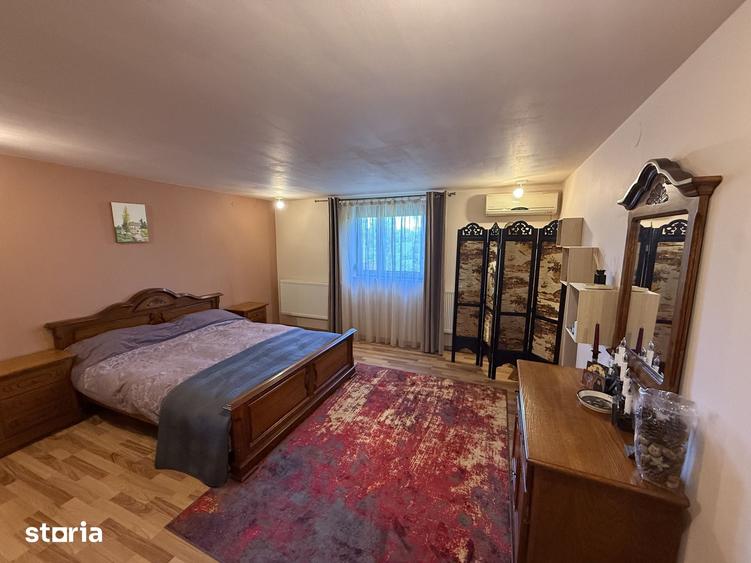 Casă cu 4 camere cu Teren 1700 Mp în Central