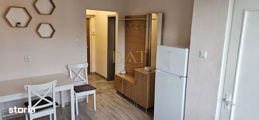 Garsonieră decomandată, mobilată în Gruia