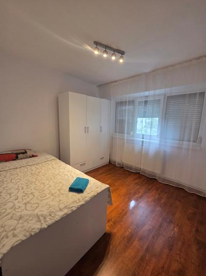 Apartament cu 3 camere decomandat în Radu Negru