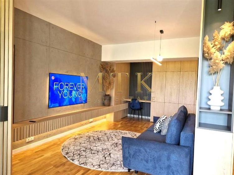 Apartament cu 3 camere decomandat, mobilat în Iancu Nicolae
