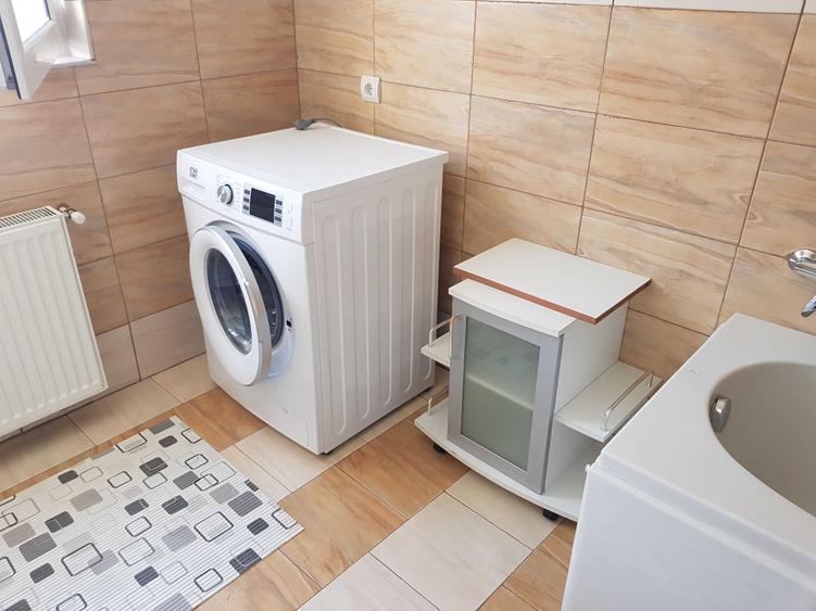 Apartament cu 3 camere decomandat în Lazaret