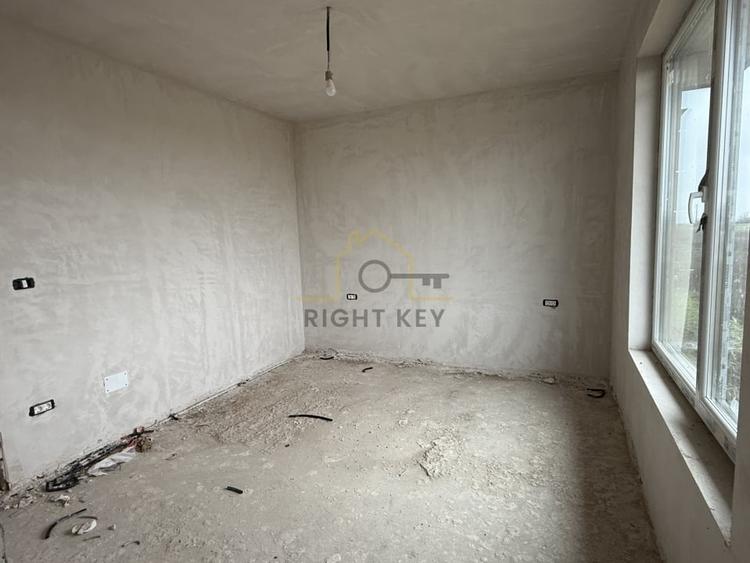 Casă individuală cu 4 camere cu Teren 400 Mp în Săbăreni