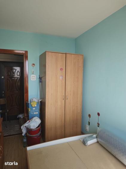 Apartament cu 3 camere semidecomandat în Drumul Taberei