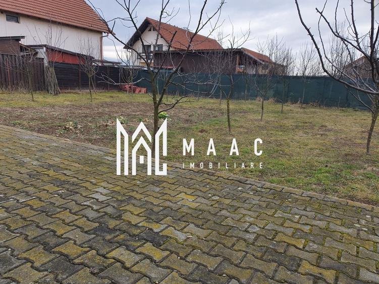 Casă individuală cu 9 camere cu Canalizare în Central
