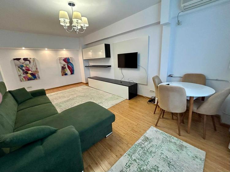 Apartament cu 3 camere decomandat în Dorobanți