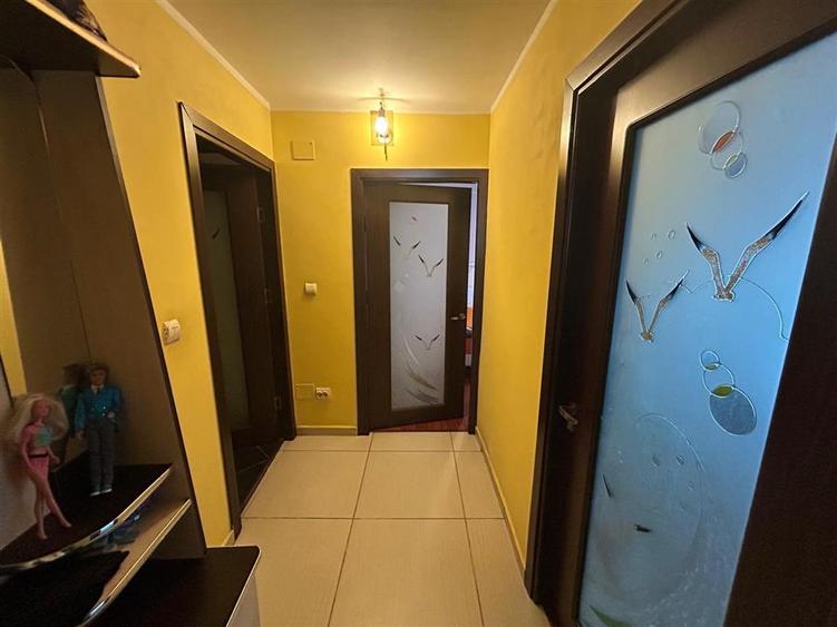 Apartament cu 4 camere decomandat în Brăilei