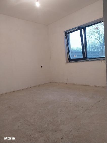 Casă cu 3 camere cu Teren 500 Mp în Dumești