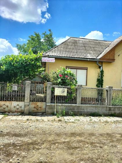 Casă cu 4 camere cu Teren 850 Mp în Central