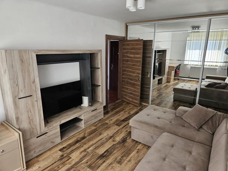 Apartament cu 2 camere decomandat în Crângași