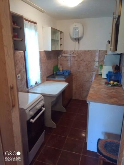 Casă cu 2 camere cu Teren 2400 Mp în Brănișca