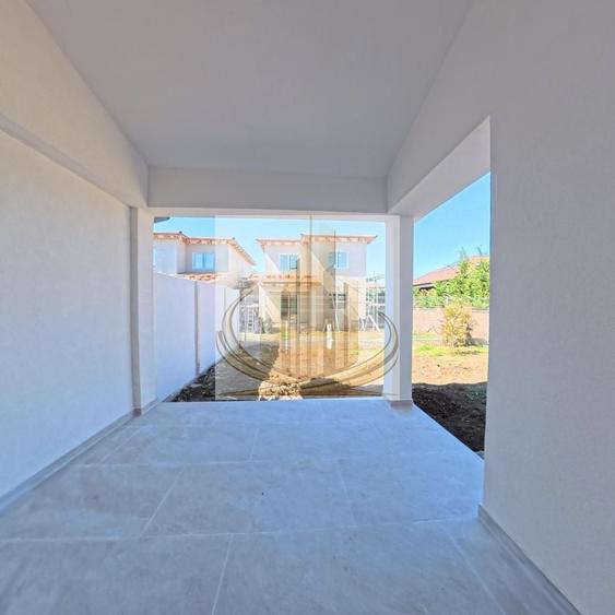 Duplex cu 5 camere cu Canalizare în Dumbrăvița