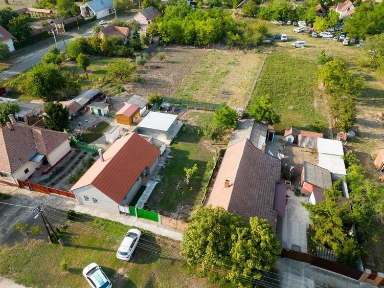 Casă individuală cu 3 camere cu Canalizare în Turnu