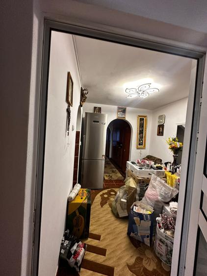 Apartament cu 3 camere decomandat, mobilat în Frumoasa