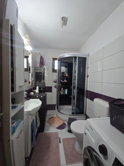 Casă individuală cu 3 camere cu Teren 250 Mp în Est