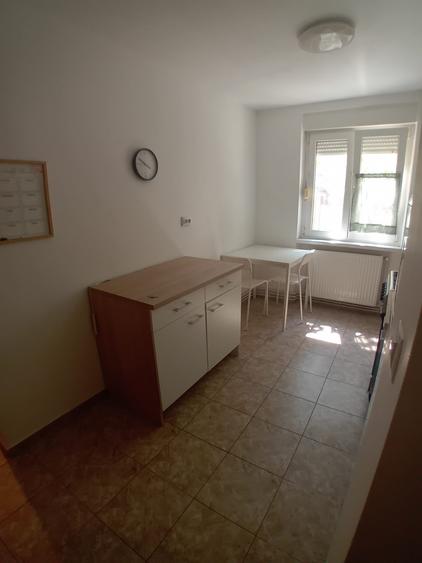 Apartament cu 2 camere semidecomandat în Medicină