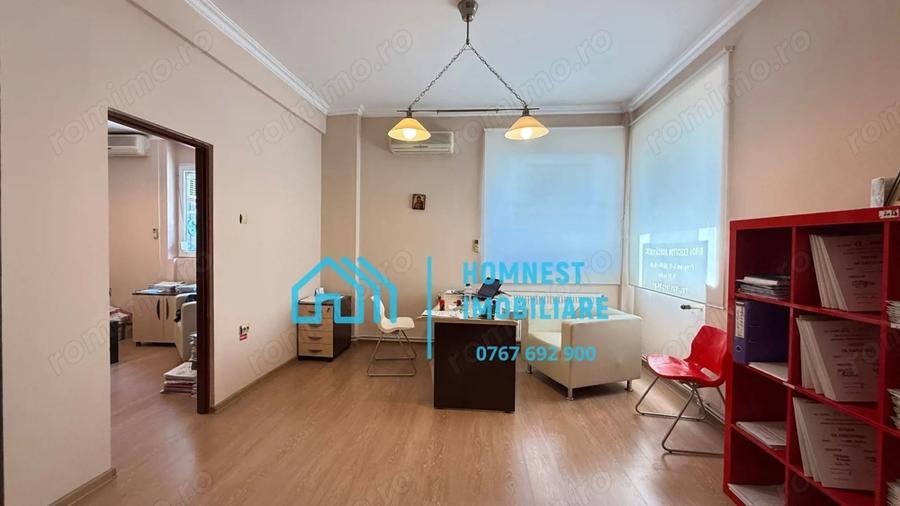 Apartament cu 3 camere semidecomandat în Calea Victoriei